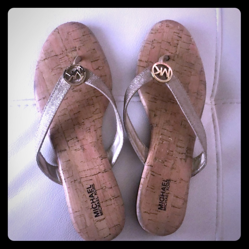 michael kors flip flops